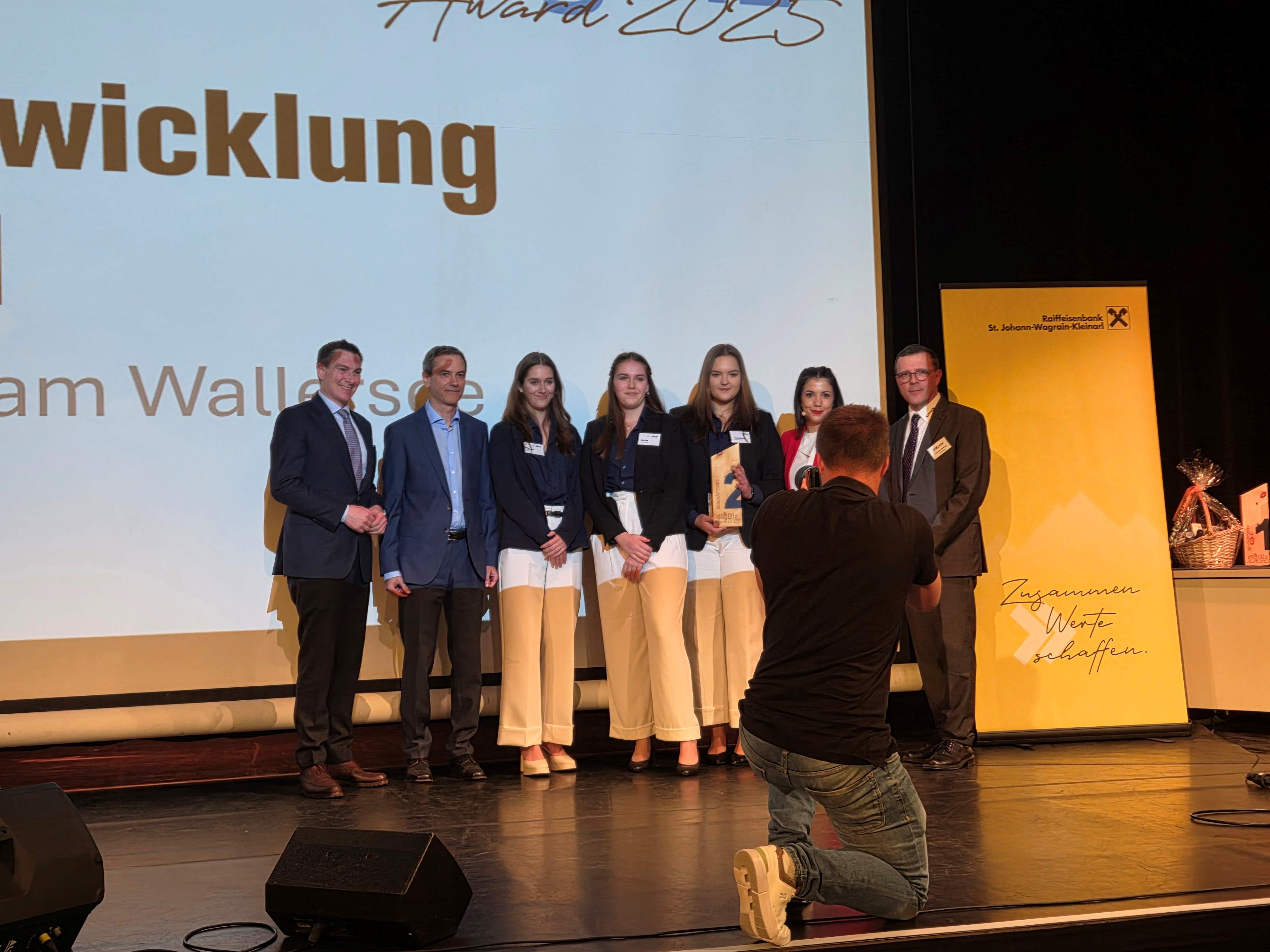 Dig Biz Award 2025 - 2. Platz geht an HAK Neumarkt--Bild-Nr. 6