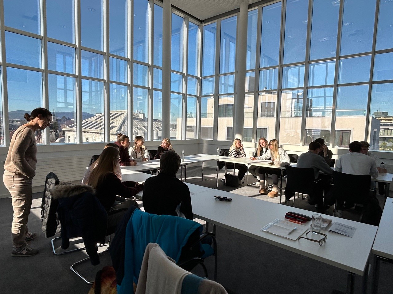 Soli:Walk, Essensausgabe im Caritas Haus Elisabeth und Workshop Fair:teilen in der AK Salzburg--Bild-Nr. 2