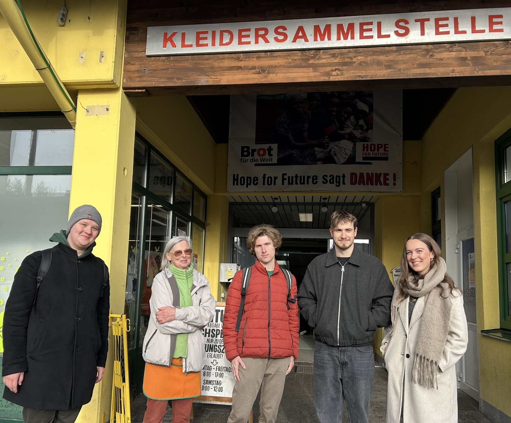 2DHK besucht Flohmarkt in Seekirchen...--Bild-Nr. 5