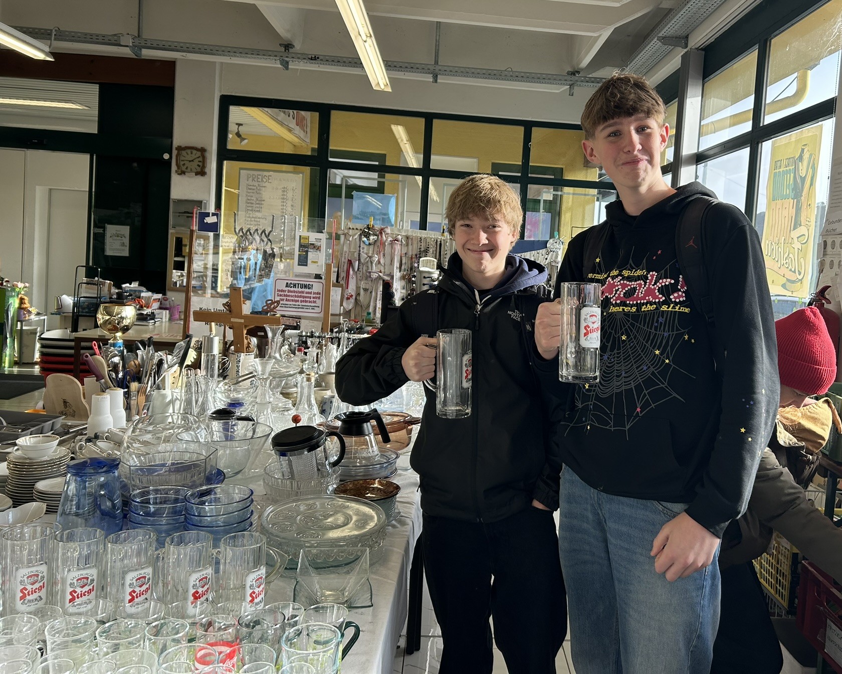 2DHK besucht Flohmarkt in Seekirchen...--Bild-Nr. 11