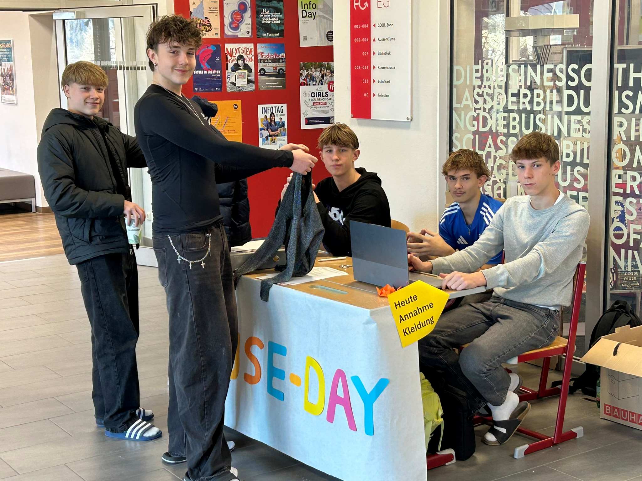 Re-Use-Tag für gebrauchte Kleidung am 3. 12. 2025--Bild-Nr. 3