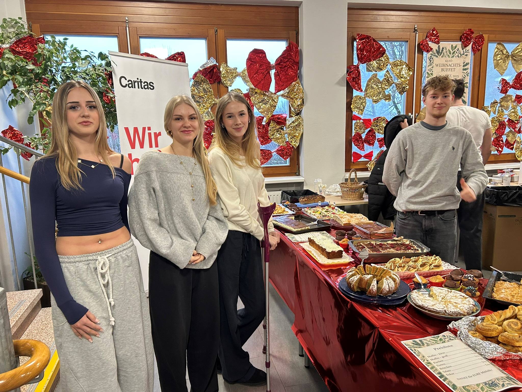 KUFÖ Weihnachtsbuffet für Haus Franziskus der Caritas und Salzburger Armutskonferenz--Bild-Nr. 3