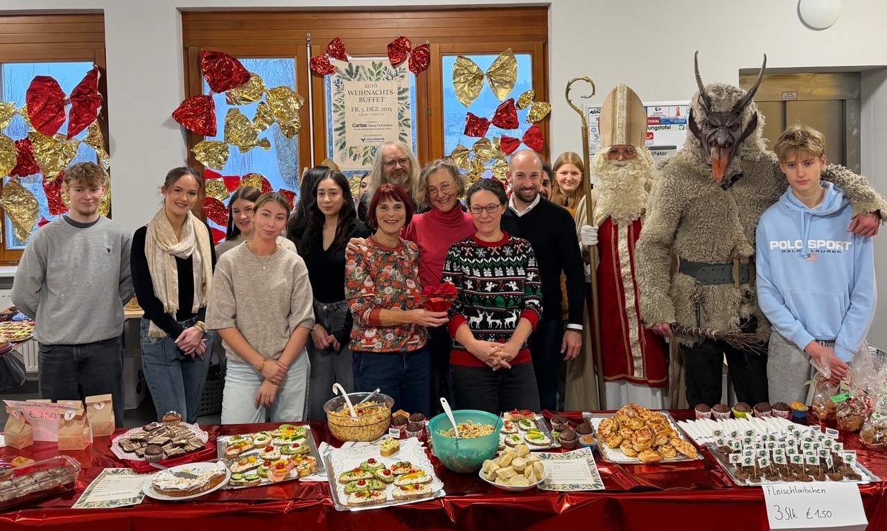 KUFÖ Weihnachtsbuffet für Haus Franziskus der Caritas und Salzburger Armutskonferenz--Bild-Nr. 9