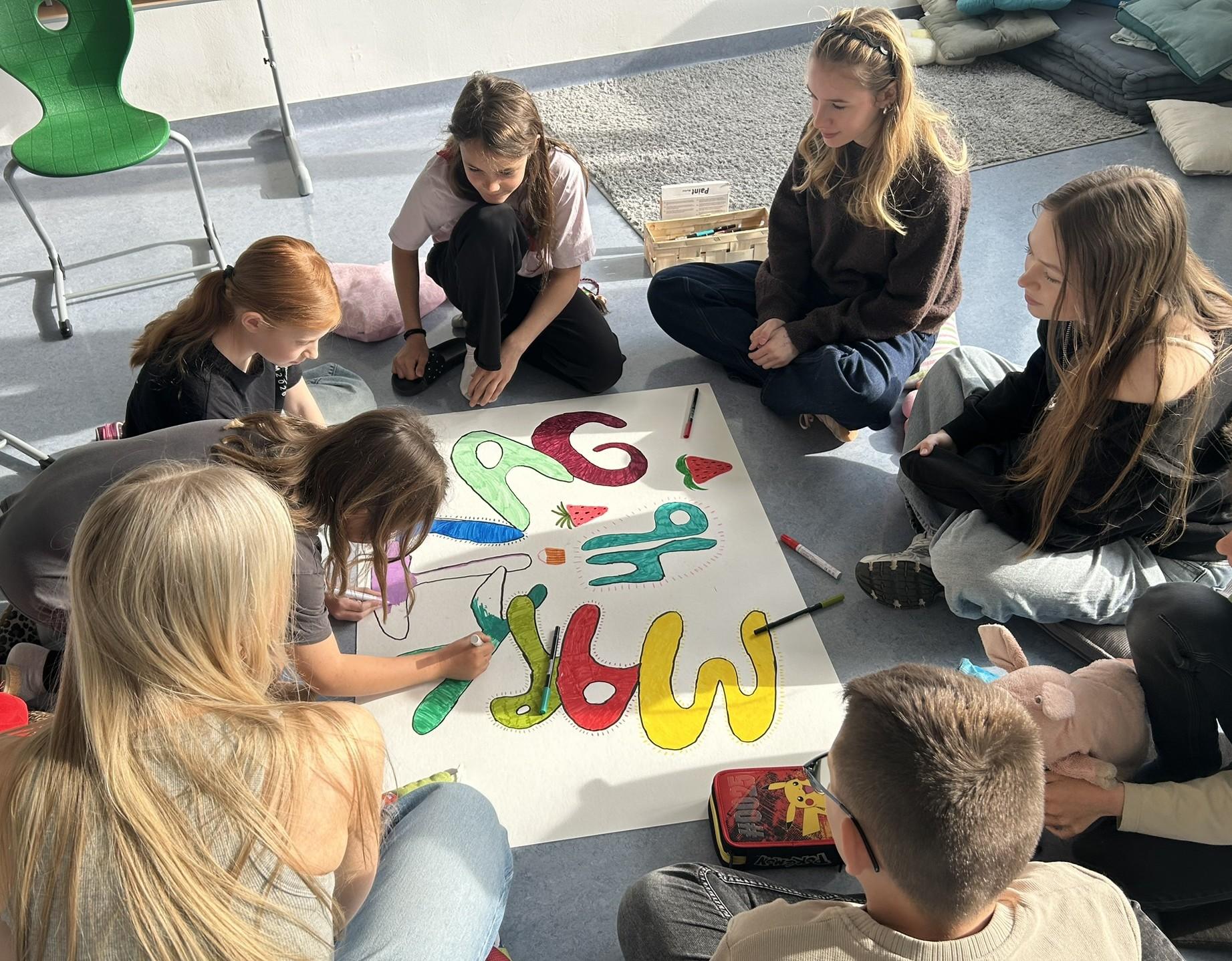 HAK-Schüler:innen besuchten Volksschulkinder in Straßwalchen--Bild-Nr. 8