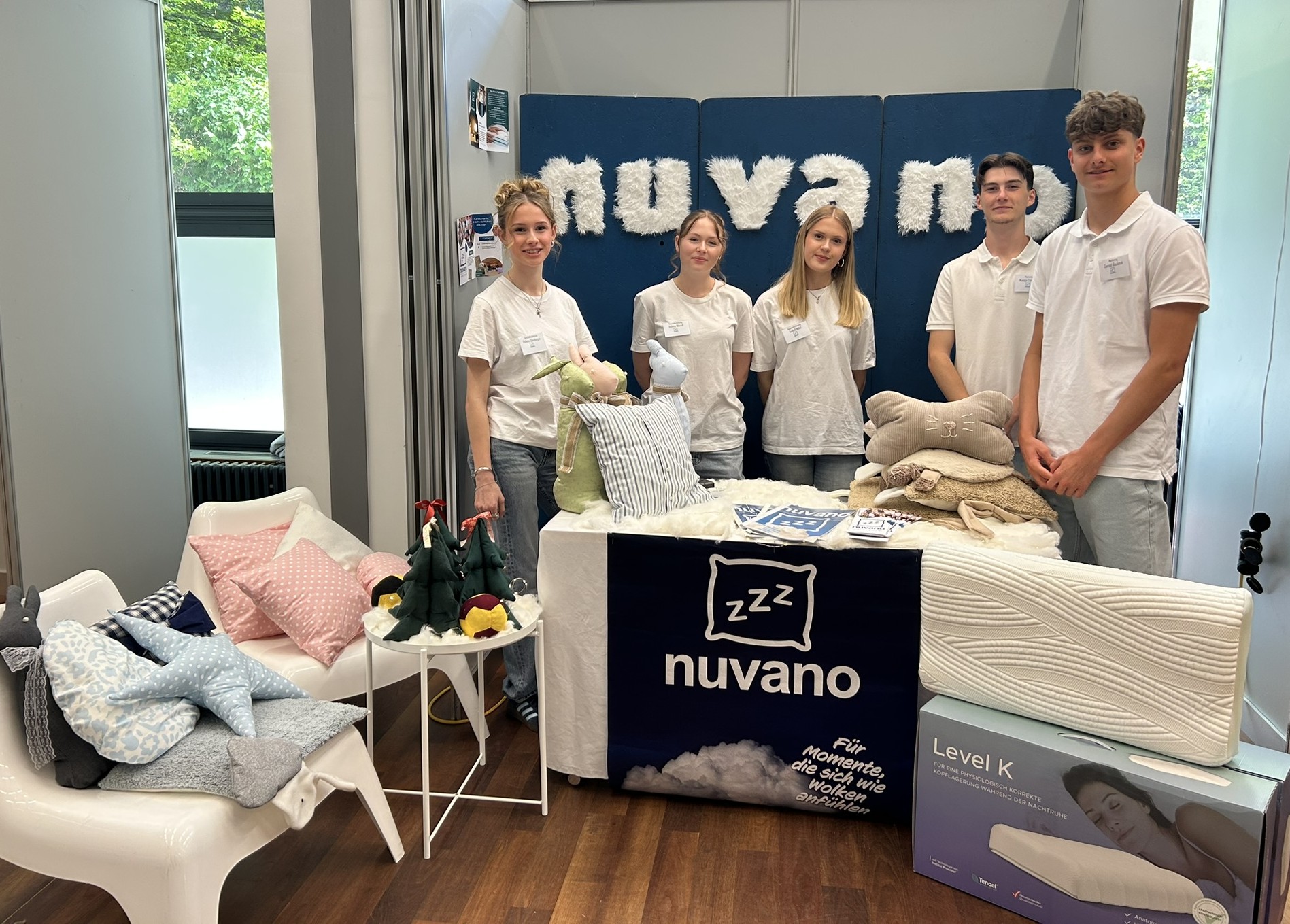 Junior Company NUVANO freut sich über den 2. Platz beim Landeswettbewerb --Bild-Nr. 6