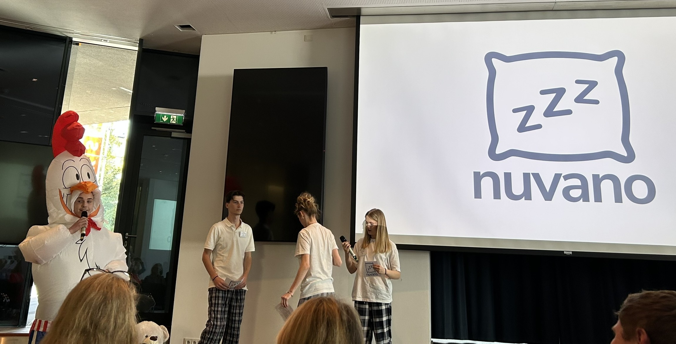 Junior Company NUVANO freut sich über den 2. Platz beim Landeswettbewerb --Bild-Nr. 14