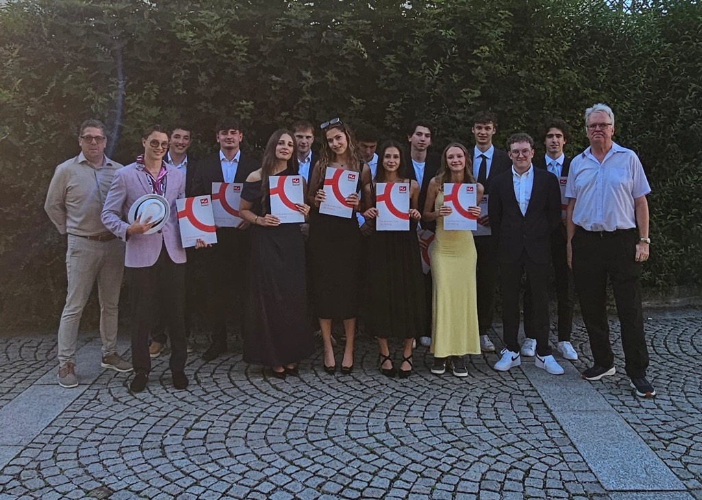 Matura 2026 erfolgreich absolviert...--Bild-Nr. 2
